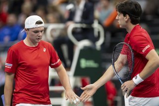 Dominic Stricker et Marc-Andrea Hüsler seront opposés à l'Inde en septembre pour maintenir la Suisse dans le groupe mondial de Coupe Davis KEYSTONE/ANTHONY ANEX